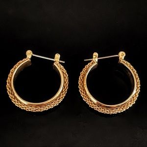 ✨VTG Gold Gilt Shell Twisted Clip On Earri…